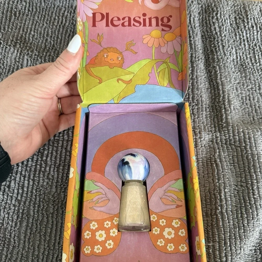 Pleasing Harry Styles Nail Polish Beige Glitter  Chrome 13mL NEW In Box